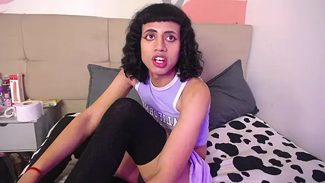 Snapshot of Eimyflorian chatting on 03-06-25, 06:26 Eimyflorian online show from 03-06-25, 06:26