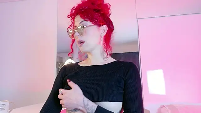 Borbala Iggy online show from 10-18-25, 07:47