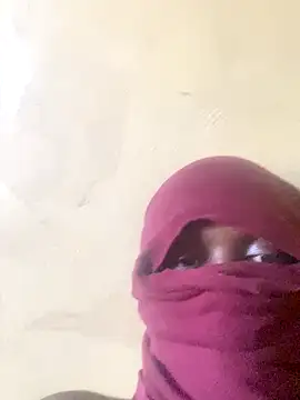 Snapshot of Tranzche chatting on 10-24-25, 07:05 Tranzche online show from 10-24-25, 07:05