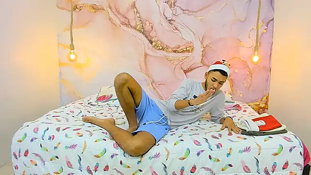 StrawwBoys online show from 12-16-24, 11:07