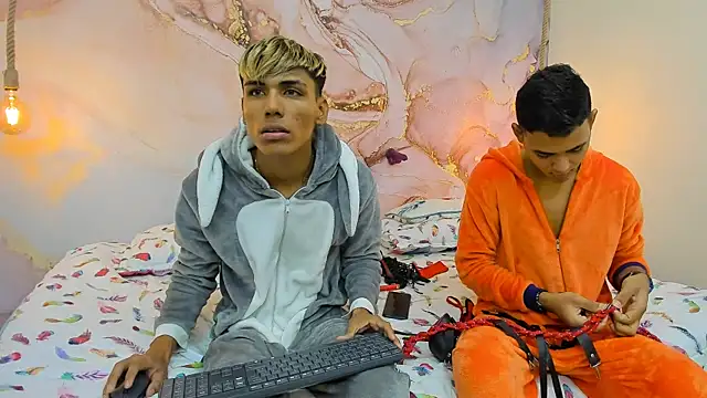 StrawwBoys online show from 12-19-24, 10:24