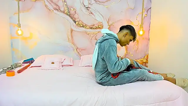 StrawwBoys online show from 12-27-24, 10:55