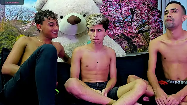 StrawwBoys online show from 03-21-25, 07:46