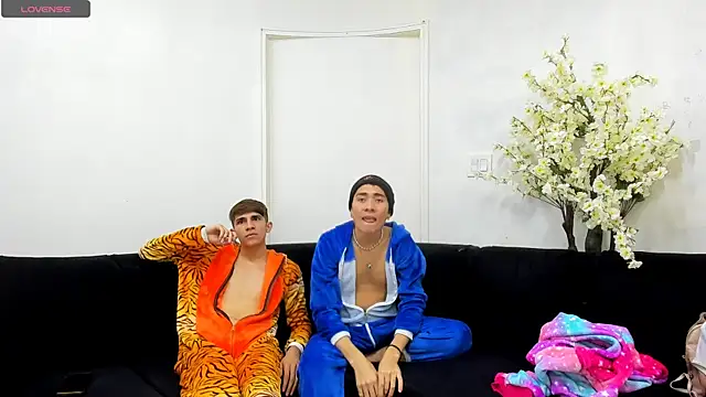 StrawwBoys online show from 09-11-25, 10:15