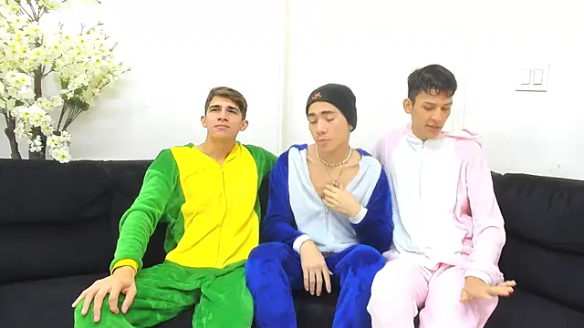 StrawwBoys online show from 09-18-25, 10:17