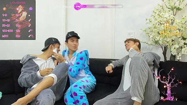 StrawwBoys online show from 10-16-25, 10:27