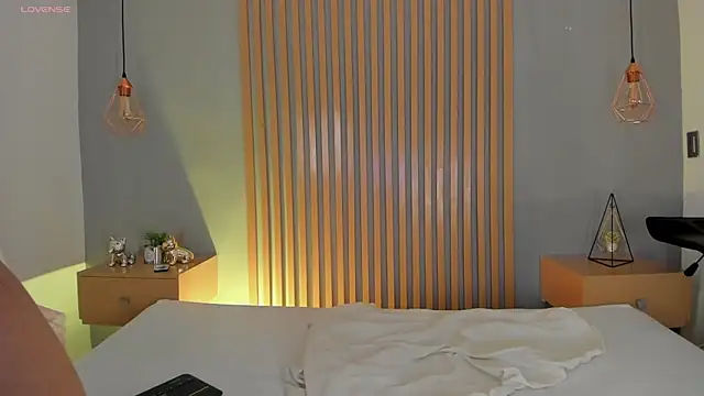 mary suarez online show from 02-14-25, 03:43