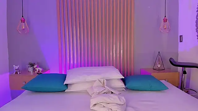 mary suarez online show from 02-17-25, 03:36