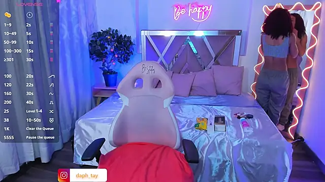 Daphnne tay online show from 01-22-25, 03:31