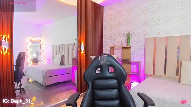 Daphnne tay online show from 10-01-25, 03:12