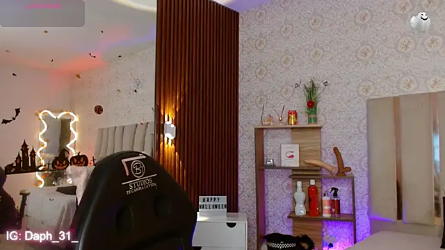 Daphnne tay online show from 11-06-25, 03:18