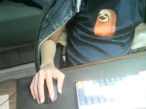 Snapshot of Ryan67533 chatting on 11-04-25, 12:04 Ryan67533 online show from 11-04-25, 12:04