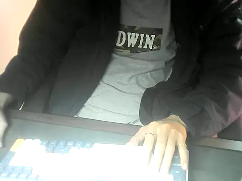 Snapshot of Ryan67533 chatting on 01-17-26, 01:54 Ryan67533 online show from 01-17-26, 01:54