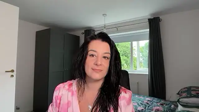 flatwhite0 online show from 06-18-26, 07:41