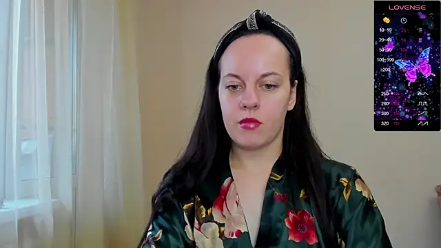 Snapshot of Sabrina_Lavv chatting on 10-21-25, 08:26 Sabrina Lavv online show from 10-21-25, 08:26