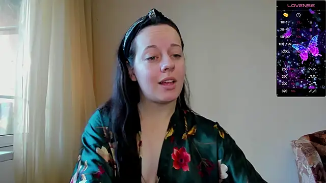 Snapshot of Sabrina_Lavv chatting on 10-31-25, 05:19 Sabrina Lavv online show from 10-31-25, 05:19