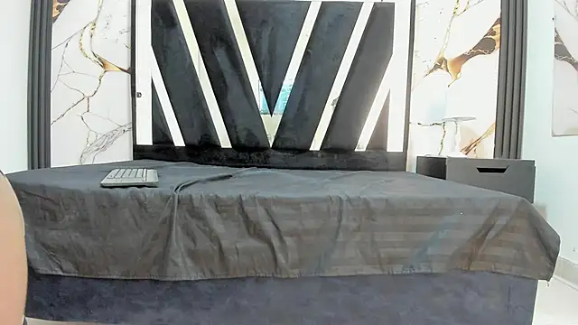 KarinaSimonz online show from 10-04-25, 07:34