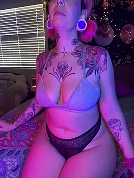 GoldieBakeman online show from 02-04-25, 10:13