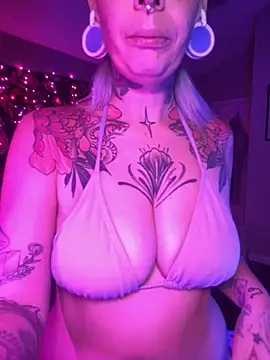 GoldieBakeman online show from 11-10-25, 05:45