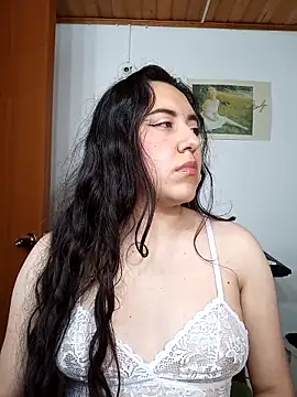 Snapshot of Emi_chik chatting on 02-15-26, 10:25 Emi chik online show from 02-15-26, 10:25