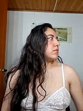 Snapshot of Emi_chik chatting on 02-28-26, 10:38 Emi chik online show from 02-28-26, 10:38