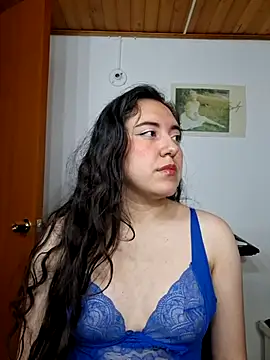 Snapshot of Emi_chik chatting on 03-01-26, 10:28 Emi chik online show from 03-01-26, 10:28