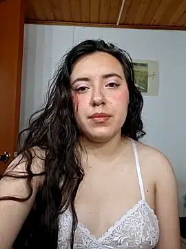 Snapshot of Emi_chik chatting on 03-15-26, 10:54 Emi chik online show from 03-15-26, 10:54