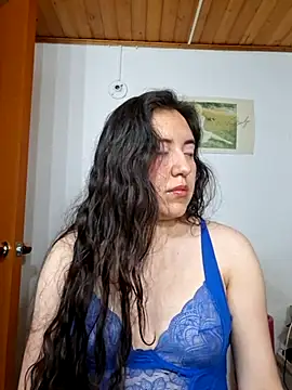 Snapshot of Emi_chik chatting on 03-20-26, 10:42 Emi chik online show from 03-20-26, 10:42