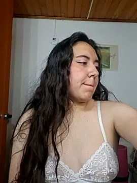 Snapshot of Emi_chik chatting on 04-12-26, 09:03 Emi chik online show from 04-12-26, 09:03