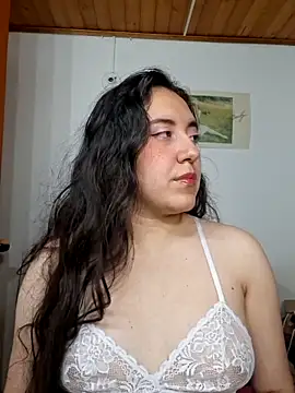 Snapshot of Emi_chik chatting on 04-26-26, 03:15 Emi chik online show from 04-26-26, 03:15
