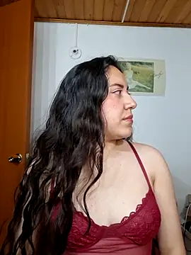 Snapshot of Emi_chik chatting on 05-03-26, 04:51 Emi chik online show from 05-03-26, 04:51