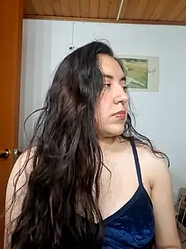 Snapshot of Emi_chik chatting on 05-07-26, 04:29 Emi chik online show from 05-07-26, 04:29