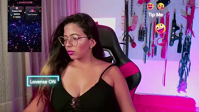 Megaan Greey online show from 10-14-25, 01:12