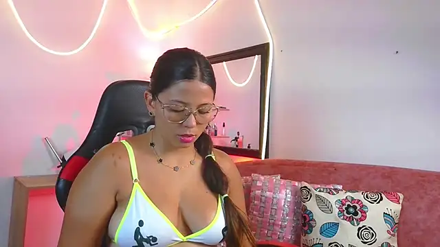 Megaan Greey online show from 07-11-26, 11:39