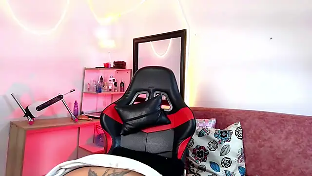 Megaan Greey online show from 07-18-26, 12:04