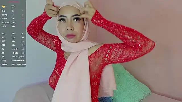 Snapshot of Sweet_hot_mia chatting on 01-17-25, 07:38 Sweet hot mia online show from 01-17-25, 07:38