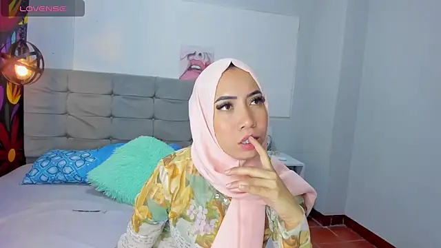 Snapshot of Sweet_hot_mia chatting on 01-23-25, 07:40 Sweet hot mia online show from 01-23-25, 07:40