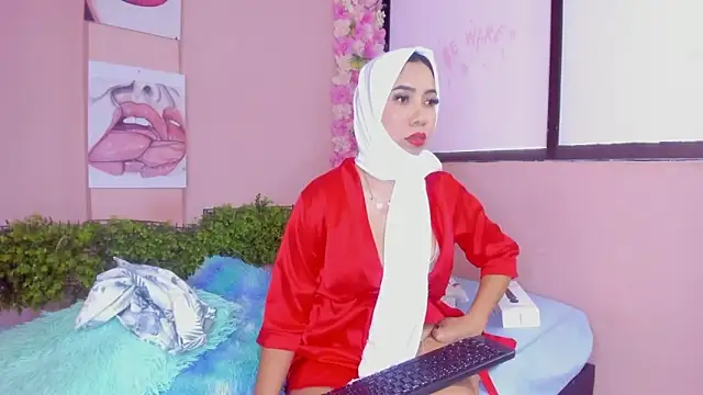 Snapshot of Sweet_hot_mia chatting on 02-28-25, 07:35 Sweet hot mia online show from 02-28-25, 07:35