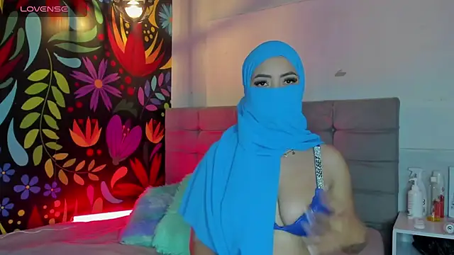 Snapshot of Sweet_hot_mia chatting on 03-14-25, 07:34 Sweet hot mia online show from 03-14-25, 07:34