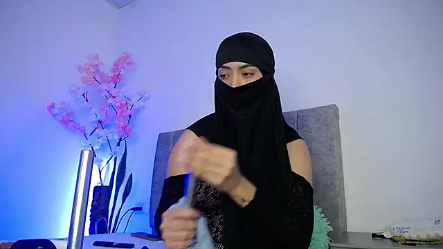 Sweet hot mia online show from 05-11-26, 02:45