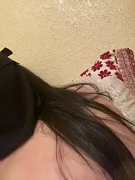 Snapshot of Cameelia chatting on 11-23-25, 10:04 Cameelia online show from 11-23-25, 10:04