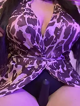 Snapshot of Cameelia chatting on 12-21-25, 10:50 Cameelia online show from 12-21-25, 10:50