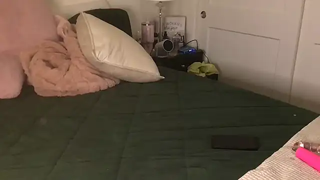 Snapshot of explosivekitty69 chatting on 11-07-25, 04:12 explosivekitty69 online show from 11-07-25, 04:12