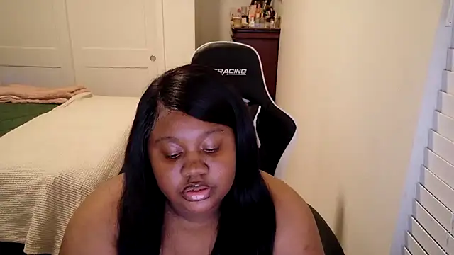 Snapshot of explosivekitty69 chatting on 11-17-25, 07:58 explosivekitty69 online show from 11-17-25, 07:58