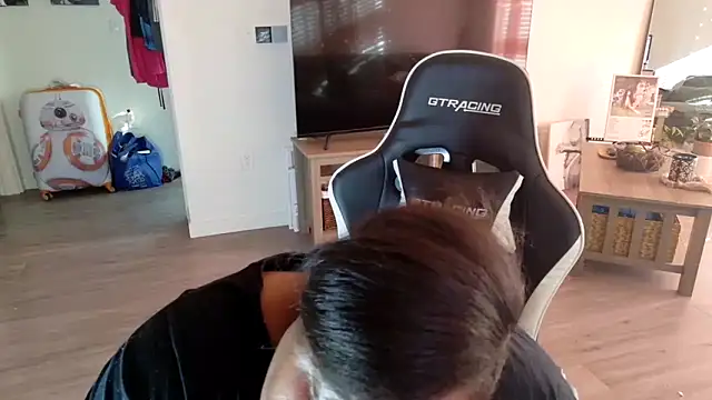 Snapshot of explosivekitty69 chatting on 02-12-26, 11:44 explosivekitty69 online show from 02-12-26, 11:44