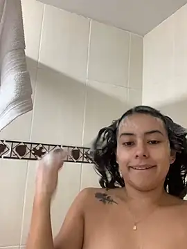 GabyButtler1 online show from 02-07-25, 04:03