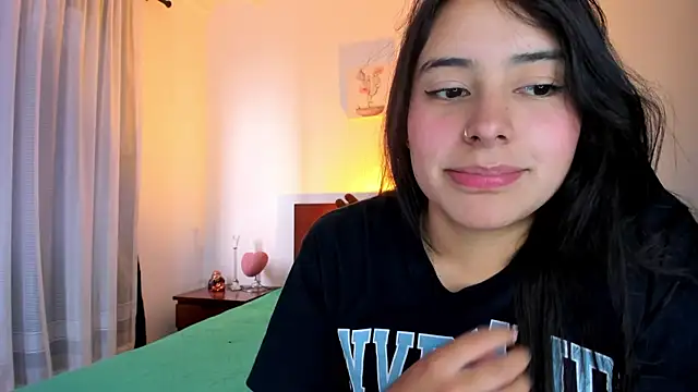 GabyButtler1 online show from 03-03-25, 08:32