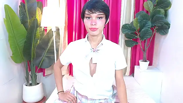 Snapshot of Notaestheticallykylinee chatting on 06-29-26, 02:29 Notaestheticallykylinee online show from 06-29-26, 02:29
