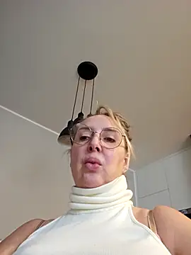 MariaRichi  online show from 02-03-26, 08:41