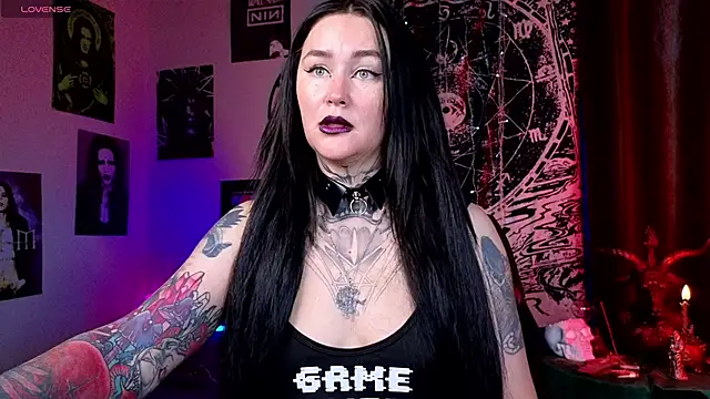 Snapshot of Emmybrightj_ chatting on 05-21-26, 02:07 Emmybrightj online show from 05-21-26, 02:07